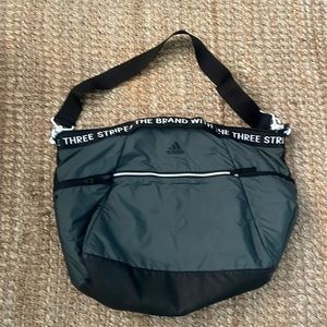 RARE THREE STRIPES ADIDAS GYM TOTE TRAVEL BAG